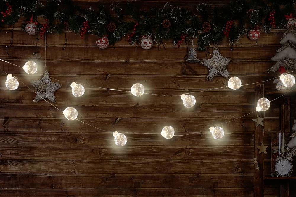 Polarlite svjetlosni lanac s motivom, loptice, unutarnji, na struju 80 kom. LED slika
