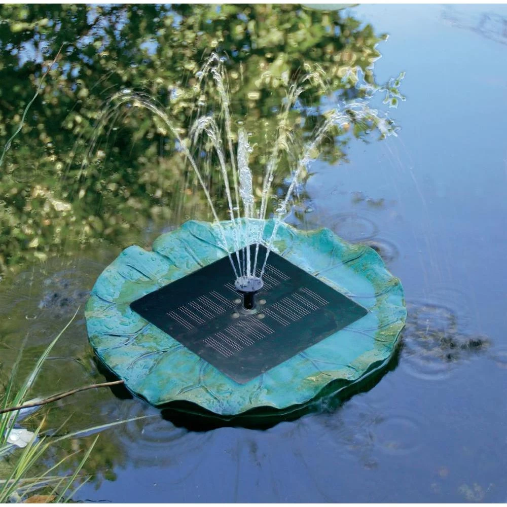 Solarna fontana s rasvjetom slika