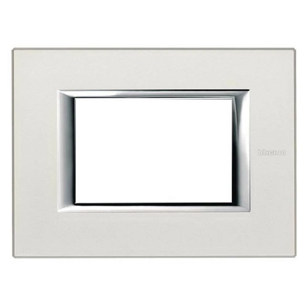 Legrand   okvir Axolute srebrna HA4803SAN slika