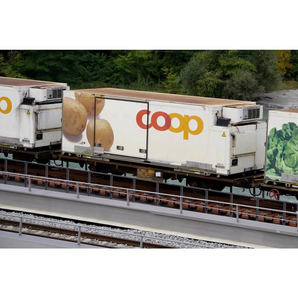 KATO 7074102 RhB hladnjača i teretni vagoni, 8-dijelni set slika